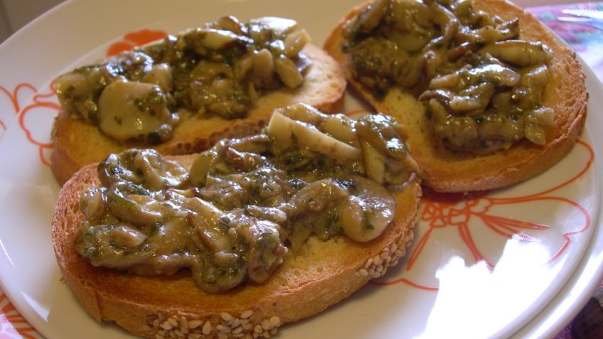 Crostini Di Funghi Al Tartufo Ricetta Cucina Veloce Snack Facile Ricetta Cucina